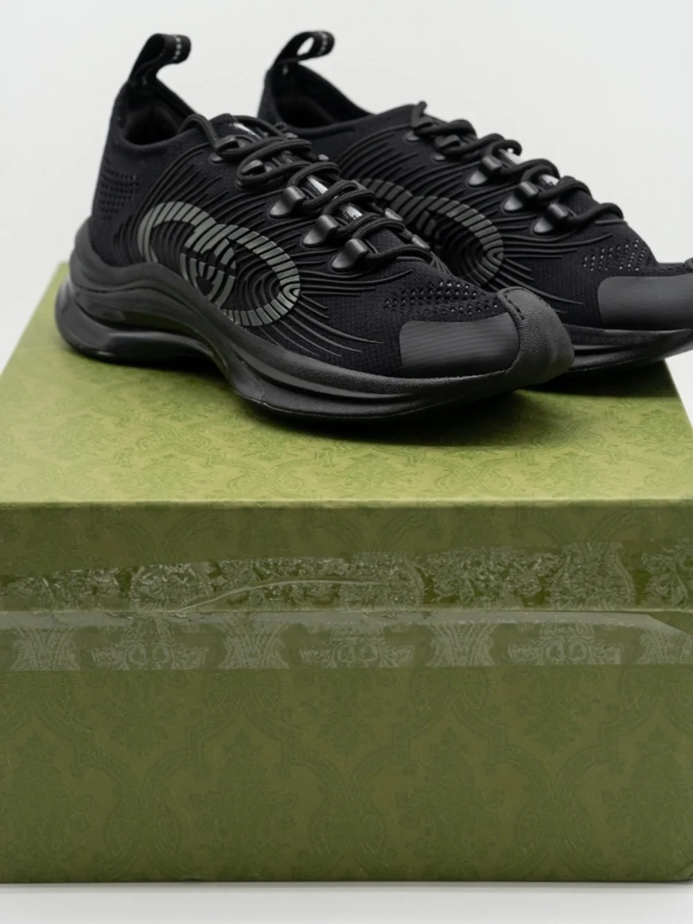 Gucci Run Knit Sneakers Triple Black GG Mens size 5.5G 6 US